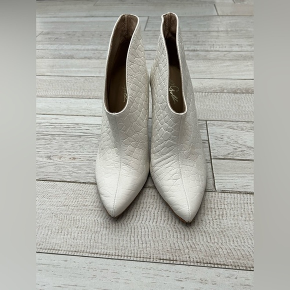 42 Goldbetter White Ankle Boots Clear Heel size‎ 9